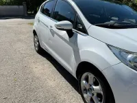 Usata Ford Fiesta 97 CV (71 kW) 2010 Bianco Berlina