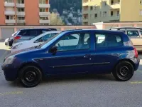 Usata Renault Clio II Authentique 58 CV (42 kW) 2004 Blu/azzurro Berlina
