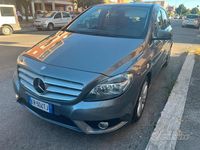 Usata Mercedes B180 122 CV (89 kW) 2013 Grigio Monovolume