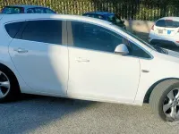 Usata Opel Astra Cosmo 110 CV (80 kW) 2010 Bianco Berlina