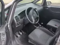 Usata Opel Zafira 100 CV (73 kW) 2004 Monovolume