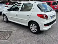 Usata Peugeot 206 60 CV (44 kW) 2012 Bianco Berlina