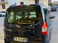 Usata Ford Tourneo Courier Titanium 75 CV (55 kW) 2015 Blu Monovolume