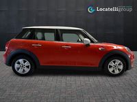 Usata Mini Cooper D 116 CV (85 kW) 2018 Arancione Utilitaria