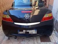 Usata Opel Tigra 69 CV (50 kW) 2007 Nero Cabrio