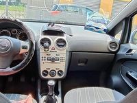 Używany Opel Corsa 80 KM (58 kW) 2009 Szary Sedan/Limuzyna