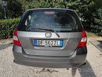 Usata Honda Jazz 83 CV (61 kW) 2007 Grigio Utilitaria