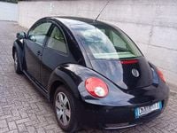 Usata VW New Beetle 105 CV (77 kW) 2009 Nero Utilitaria