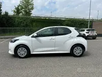 Usata Toyota Yaris Hybrid Active 116 CV (85 kW) 2025 Bianco Berlina