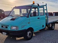 Usata Iveco Daily 103 CV (75 kW) 1999 Blu/azzurro Furgone
