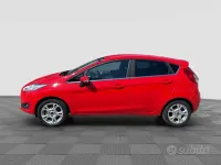 Usata Ford Fiesta Titanium 75 CV (55 kW) 2017 Race red Utilitaria
