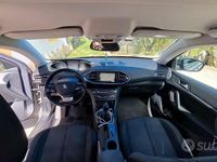 Usata Peugeot 308 SW Active 120 CV (88 kW) 2016 Grigio Station wagon