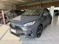 Nuova Toyota Yaris Hybrid Premium 131 CV (96 kW) 2026 Grigio Berlina