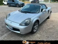 Usata Toyota MR2 140 CV (102 kW) 2001 Grigio Cabrio