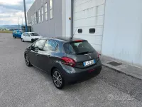 Usata Peugeot 208 Allure 75 CV (55 kW) 2017 Grigio Utilitaria