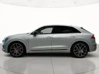 Usata Audi Q8 Comfort 286 CV (210 kW) 2023 Grigio satellite metallizzato SUV