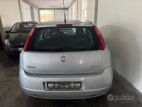 Usata Fiat Grande Punto Active 77 CV (56 kW) 2009 Bluazzurro Utilitaria
