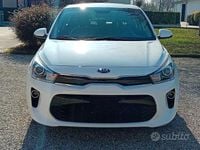 Usata Kia Rio 84 CV (61 kW) 2017 Bianco Berlina