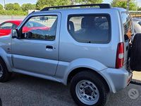 Usata Suzuki Jimny 85 CV (62 kW) 2007 Argento SUV