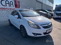 Usata Opel Corsa Edition 75 CV (55 kW) 2010 Bianco Berlina