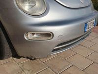 Usata VW New Beetle 105 CV (77 kW) 2004 Grigio Utilitaria