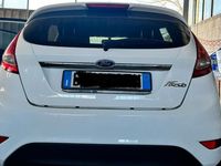 Usata Ford Fiesta 96 CV (70 kW) 2009 Bianco Utilitaria