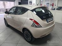 Usata Lancia Ypsilon Gold 69 CV (50 kW) 2016 Beige Utilitaria