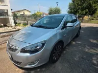 Usata Opel Astra 130 CV (95 kW) 2012 Grigio Berlina