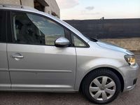 Usata VW Touran 105 CV (77 kW) 2011 Argento Monovolume