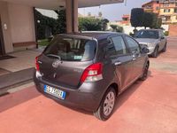 Usata Toyota Yaris 90 CV (66 kW) 2010 Grigio Utilitaria