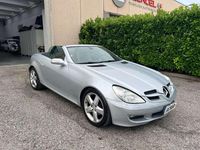 Usata Mercedes SLK200 163 CV (119 kW) 2006 Argento Cabrio