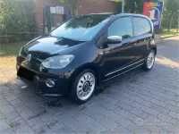 Usata VW up! Highline 75 CV (55 kW) 2012 Nero Utilitaria