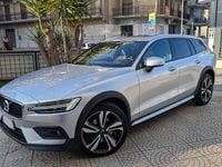 Usata Volvo V60 CC Business Edition 197 CV (144 kW) 2021 Argento Station wagon