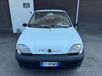 Usata Fiat 600 54 CV (39 kW) 2005 Bianco Berlina