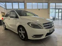 Usata Mercedes B200 Premium 136 CV (100 kW) 2013 Bianco Utilitaria