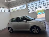 Second-hand Suzuki Swift GLX 92 CP (67 kW) 2005 Argintiu Hatchback