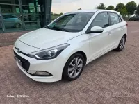 Usata Hyundai i20 84 CV (61 kW) 2015 Bianco Berlina