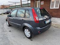 Usata Ford Fiesta 68 CV (50 kW) 2006 Grigio Utilitaria