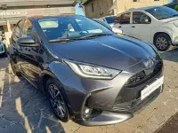 Usata Toyota Yaris Business Edition 72 CV (52 kW) 2022 Grigio Utilitaria