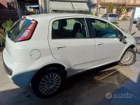 Usata Fiat Punto Evo 77 CV (56 kW) 2012 Bianco Utilitaria