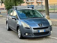 Usata Peugeot 5008 112 CV (82 kW) 2011 Bluazzurro Monovolume