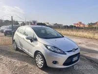 Second-hand Ford Fiesta 96 CP (70 kW) 2011 Argintiu Hatchback