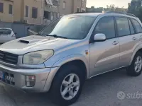 Usata Toyota RAV4 128 CV (94 kW) 2003 Grigio SUV