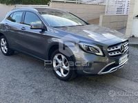 Usata Mercedes GLA180 109 CV (80 kW) 2017 Grigio SUV