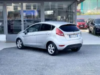 Usata Ford Fiesta 68 CV (50 kW) 2010 Grigio Berlina