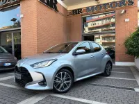 Usata Toyota Yaris Hybrid Lounge 92 CV (67 kW) 2024 Argento Berlina