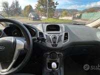 Usata Ford Fiesta 82 CV (60 kW) 2010 Bianco Berlina