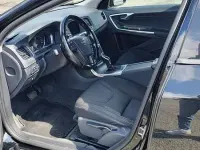 Usata Volvo V60 Kinetic 115 CV (84 kW) 2015 Nero Station wagon