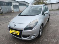 Usata Renault Scénic III 110 CV (80 kW) 2012 Grigio Monovolume