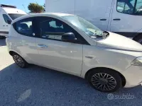 Usata Lancia Ypsilon Silver 69 CV (50 kW) 2016 Beige Utilitaria